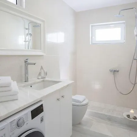 Harriet - With Sea View And Near The Sea *