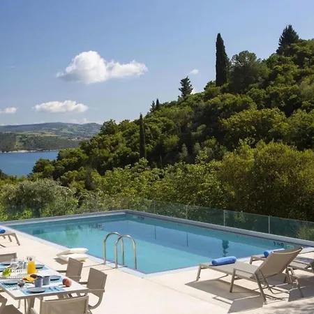 Harriet - 300 Meters From The Sea