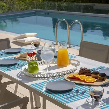 Harriet - With Sea View And Near The Sea