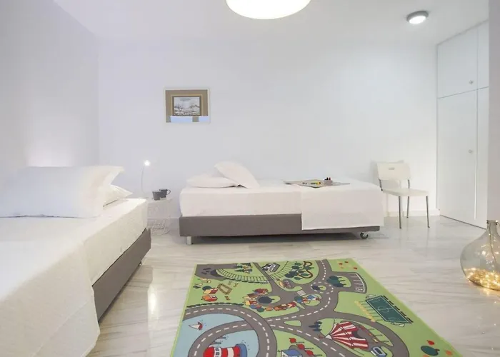 Villa Harriet - With Sea View And Near The Sea