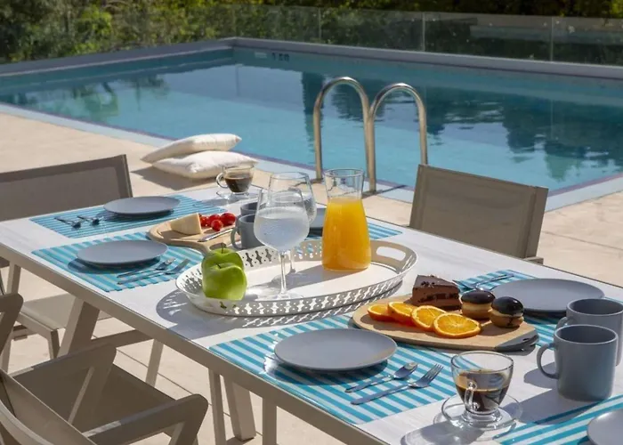 Harriet - With Sea View And Near The Sea