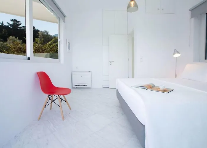 Villa Harriet - With Sea View And Near The Sea *